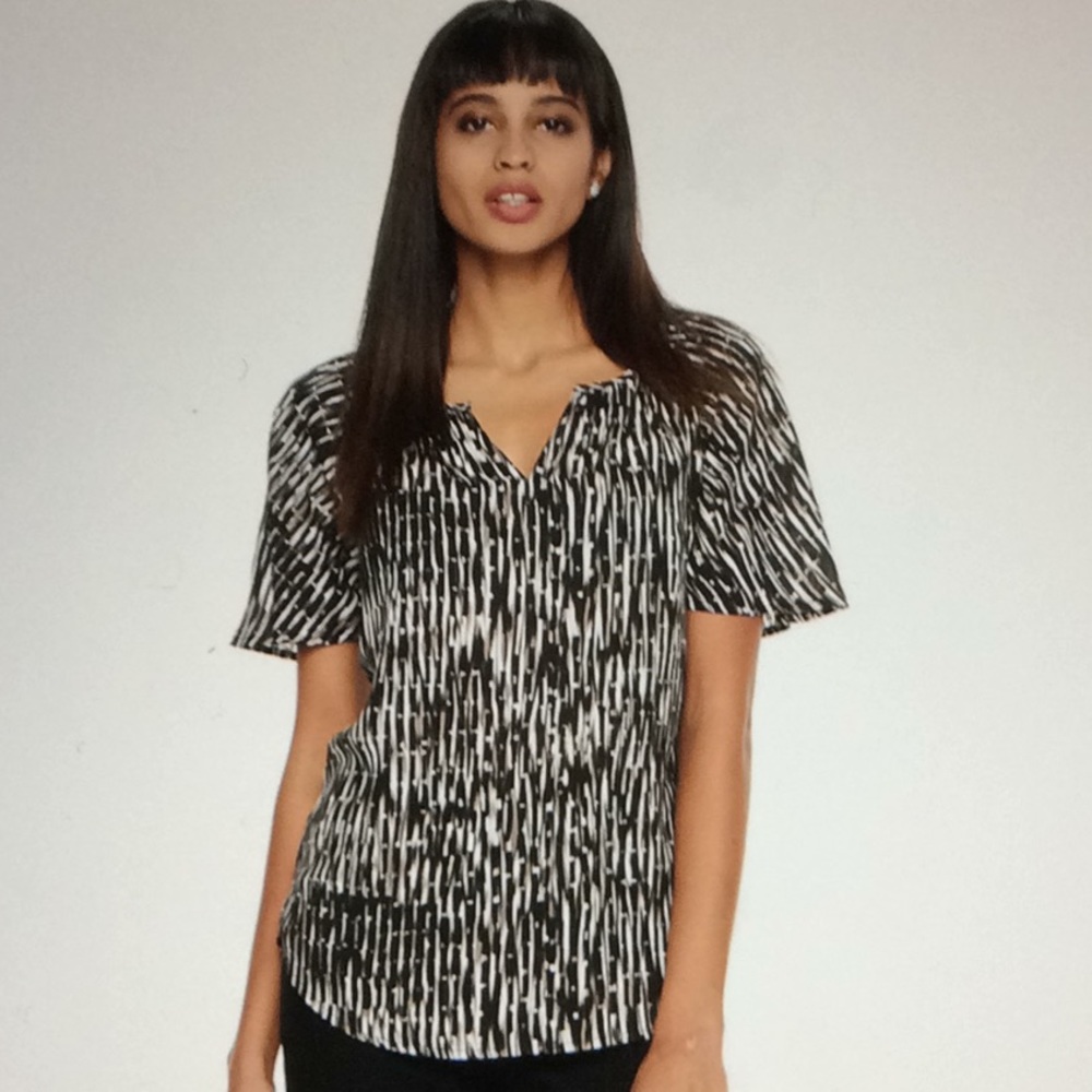 Apt 9 Pleated Flutter Sleeve Abstract Black Top